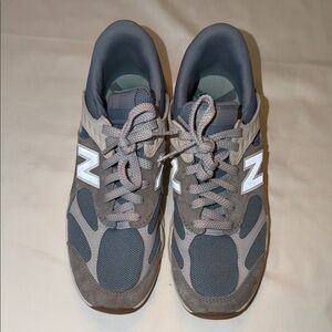 New Balance X90 Men's Sneakers in Gray and White